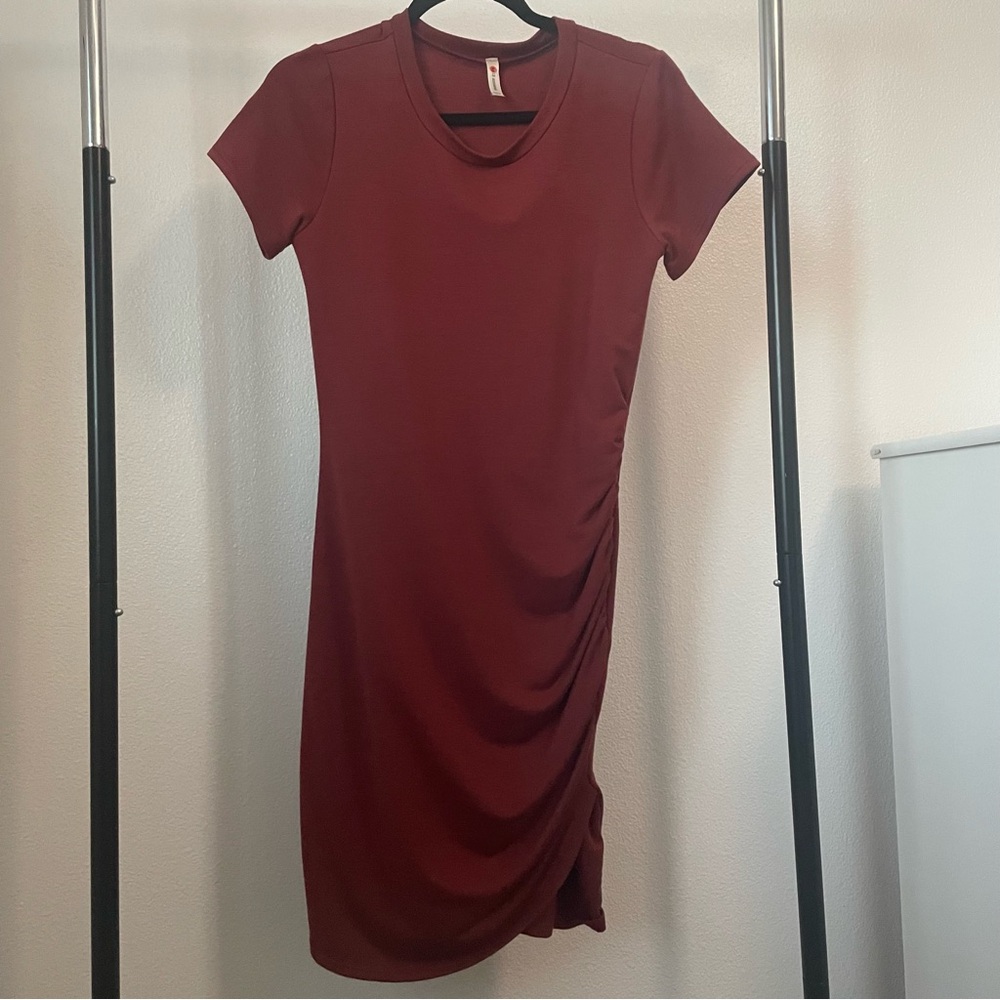 Elegant Burgundy Short Sleeve Dress